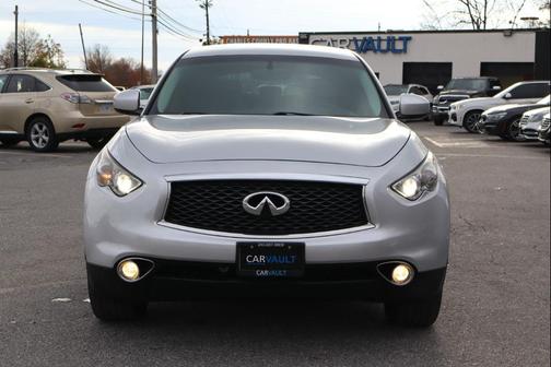 2017 INFINITI QX70 Base