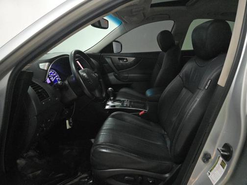 2017 INFINITI QX70 Base