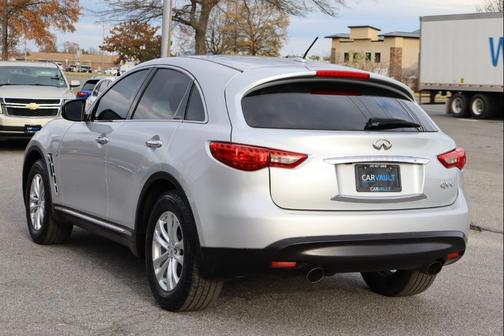 2017 INFINITI QX70 Base