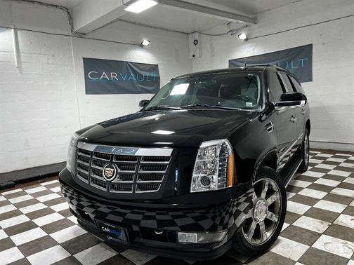 Photo 1 of 23 of 2012 Cadillac Escalade Luxury