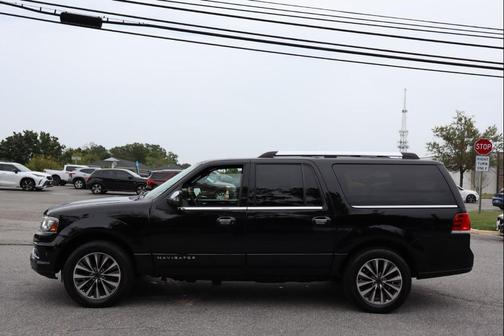 2016 Lincoln Navigator Select