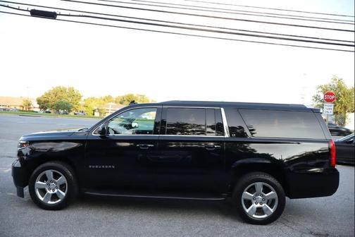 Black 2018 Chevrolet Suburban LT