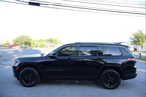 Diamond Black Crystal Pearl 2022 Jeep Grand Cherokee L Limited