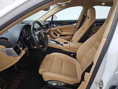 White 2015 Porsche Panamera 4
