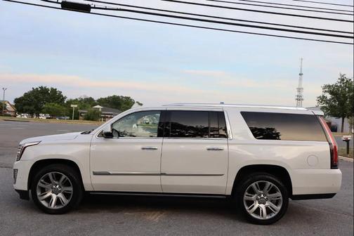 Crystal White Tricoat 2018 Cadillac Escalade ESV Premium Luxury