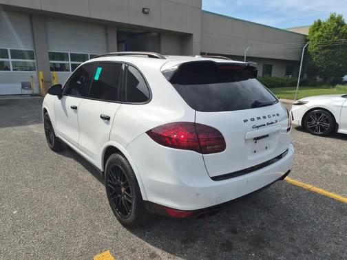 White 2014 Porsche Cayenne Turbo S