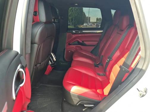 White 2014 Porsche Cayenne Turbo S