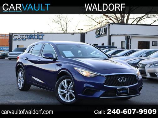 2017 INFINITI QX30 Luxury AWD