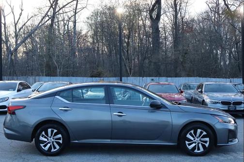 Brilliant Silver Metallic 2024 Nissan Altima S FWD