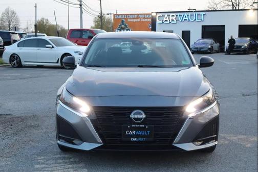 Brilliant Silver Metallic 2024 Nissan Altima S FWD