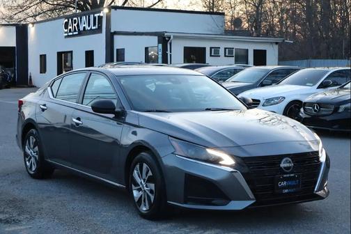 Brilliant Silver Metallic 2024 Nissan Altima S FWD