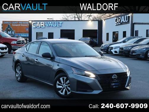 Brilliant Silver Metallic 2024 Nissan Altima S FWD