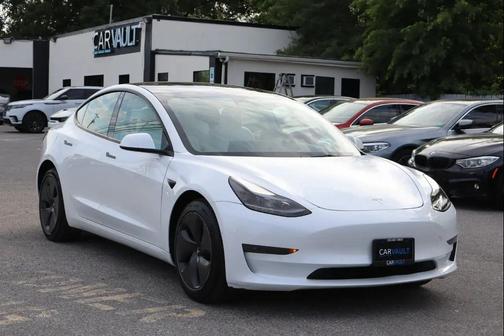 Pearl White Multi-Coat 2022 Tesla Model 3 Standard Range
