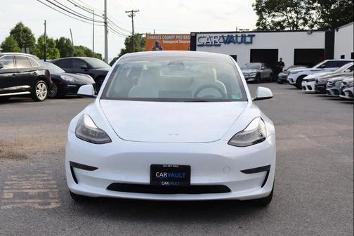 Pearl White Multi-Coat 2022 Tesla Model 3 Standard Range