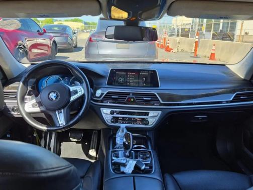 BLACK 2018 BMW M760 xDrive