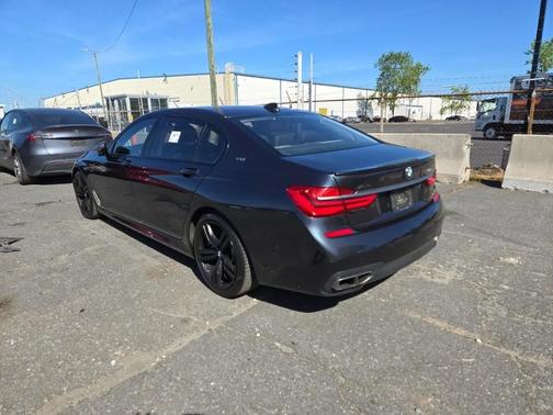 BLACK 2018 BMW M760 xDrive