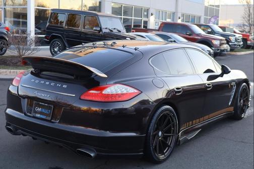 2013 Porsche Panamera 4 Platinum Edition