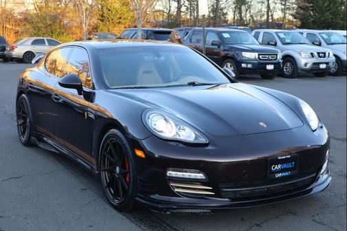 2013 Porsche Panamera 4 Platinum Edition