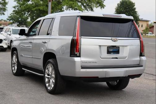 Radiant Silver Metallic 2019 Cadillac Escalade Luxury