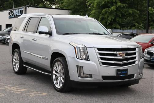 Radiant Silver Metallic 2019 Cadillac Escalade Luxury