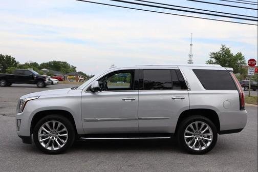 Radiant Silver Metallic 2019 Cadillac Escalade Luxury