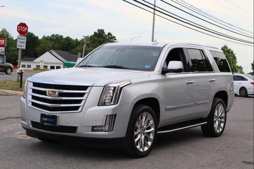 Radiant Silver Metallic 2019 Cadillac Escalade Luxury