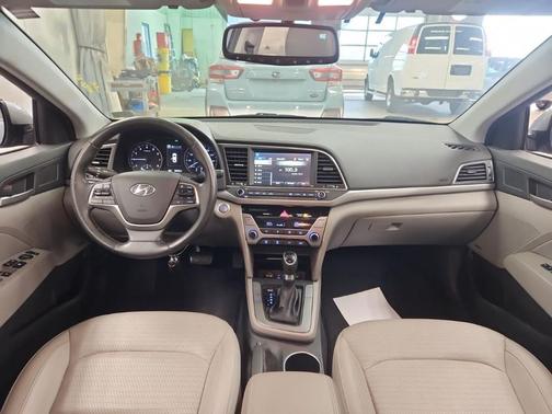 2017 Hyundai ELANTRA Limited