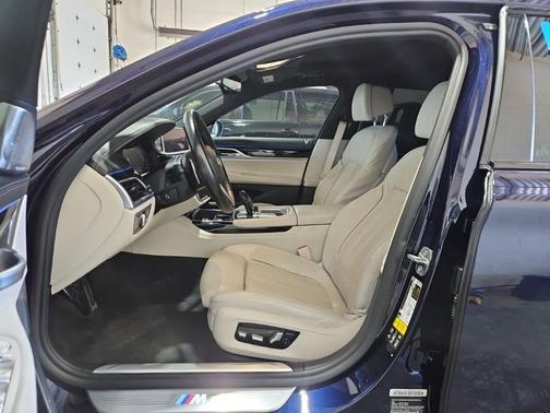 2020 BMW 750 i xDrive