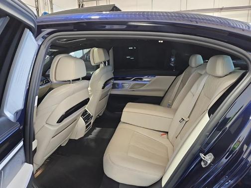 2020 BMW 750 i xDrive