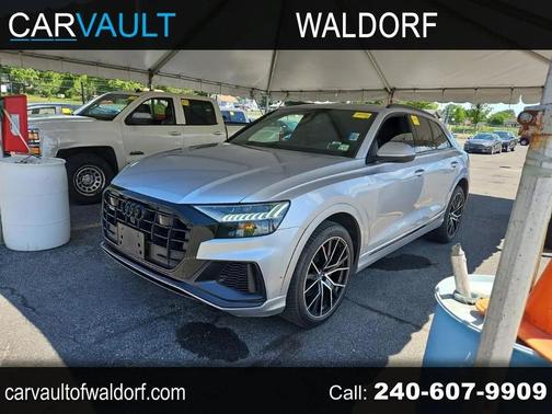 Florett Silver Metallic 2021 Audi Q8 55 Premium Plus