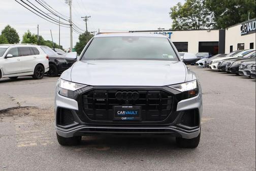 Florett Silver Metallic 2021 Audi Q8 55 Premium Plus
