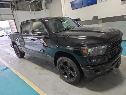 Diamond Black Crystal Pearlcoat 2021 RAM 1500 Big Horn/Lone Star