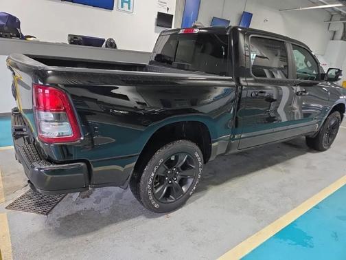 Diamond Black Crystal Pearlcoat 2021 RAM 1500 Big Horn/Lone Star