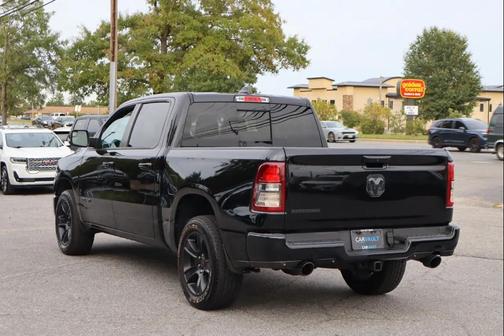 Diamond Black Crystal Pearlcoat 2021 RAM 1500 Big Horn/Lone Star