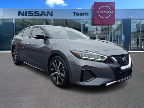2022 Nissan Maxima SV