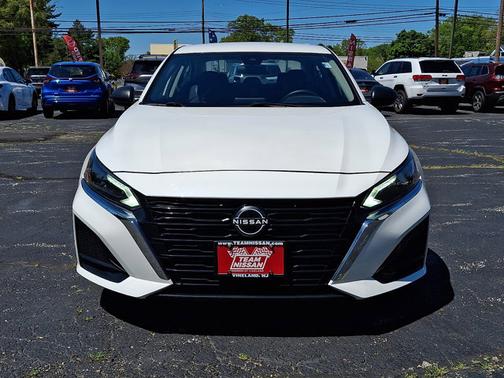 White 2024 Nissan Altima 2.5 SV