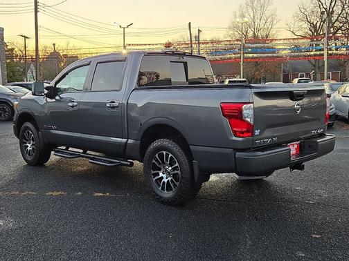 2021 Nissan Titan SV