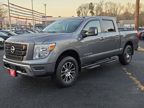 2021 Nissan Titan SV