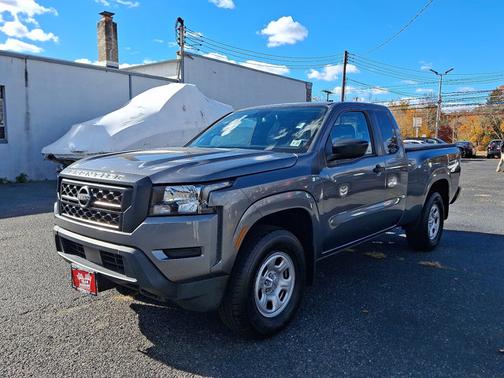 2022 Nissan Frontier S