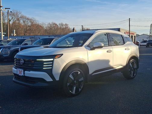 2025 Nissan Kicks SR