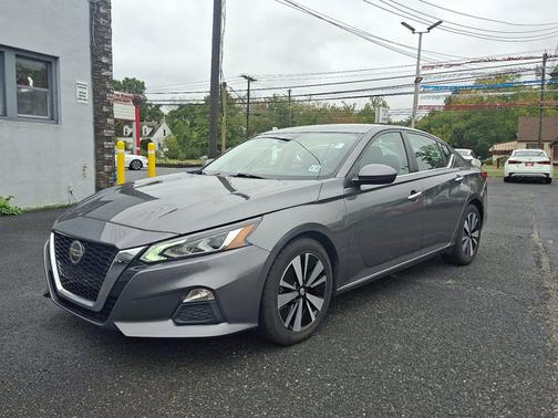 2022 Nissan Altima 2.5 SV