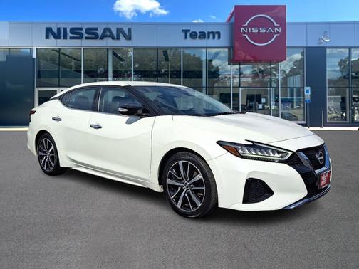 2023 Nissan Maxima SV