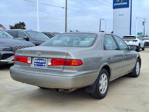 2000 Toyota Camry LE V6