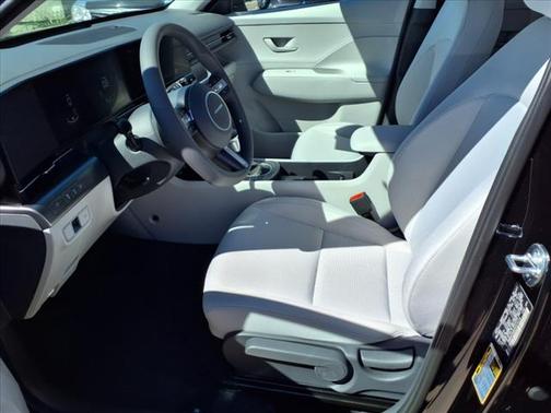 2025 Hyundai KONA SE
