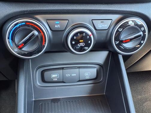 2025 Hyundai VENUE SE