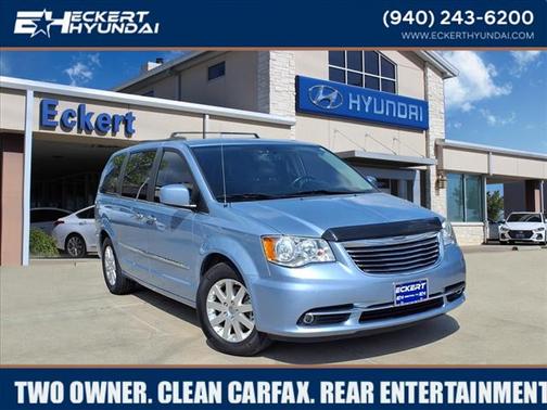 2016 Chrysler Town & Country Touring