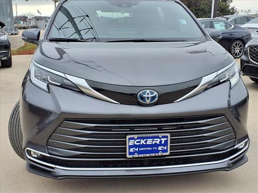 2025 Toyota Sienna Limited