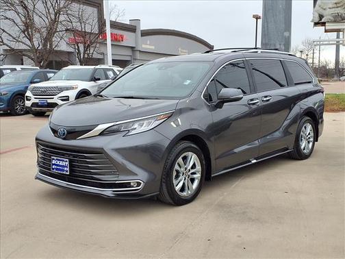 2025 Toyota Sienna Limited