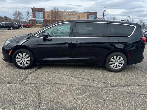 2021 Chrysler Voyager L