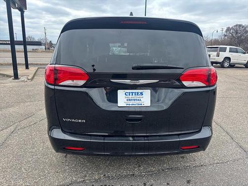 2021 Chrysler Voyager L
